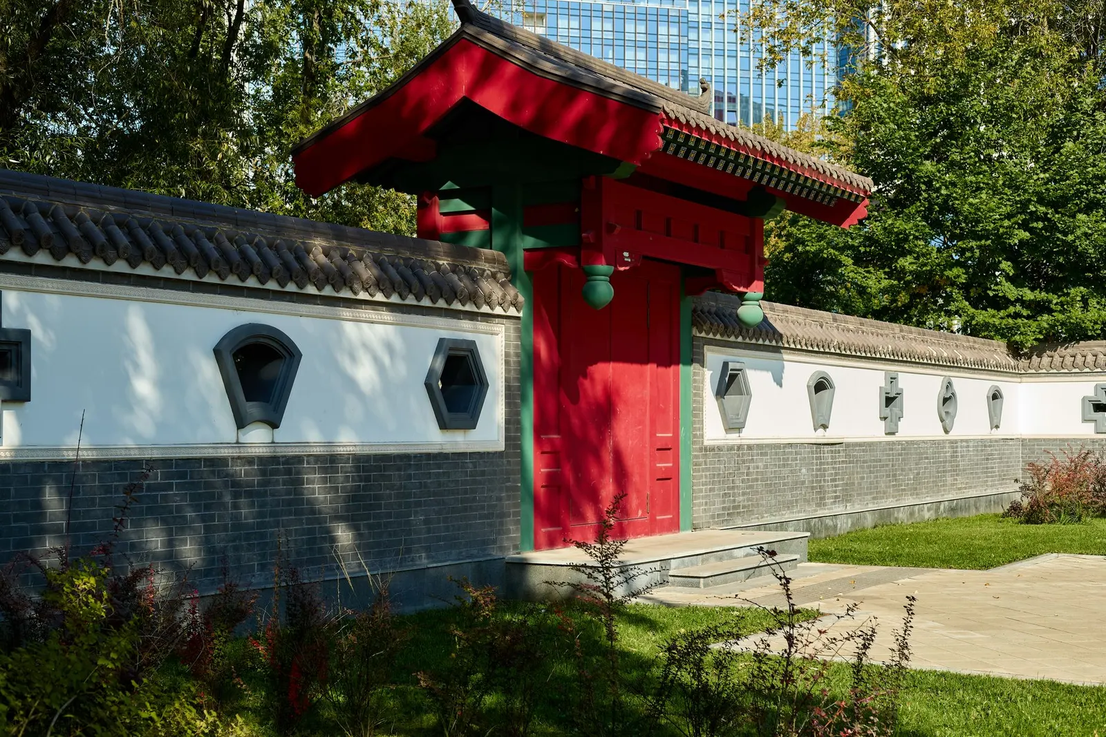 Elementor与Gutenberg在WordPress外贸网站中的SEO性能对比雷达图