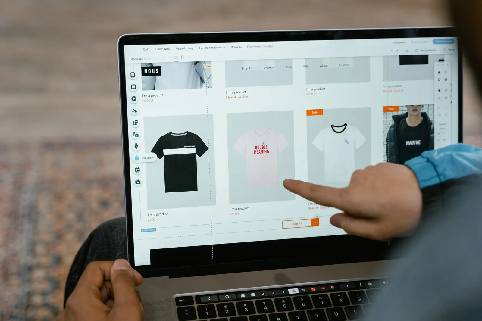 WooCommerce 产品图片前台不显示但后台有图片的修复流程图：从 URL 检查到缩略图重新生成
